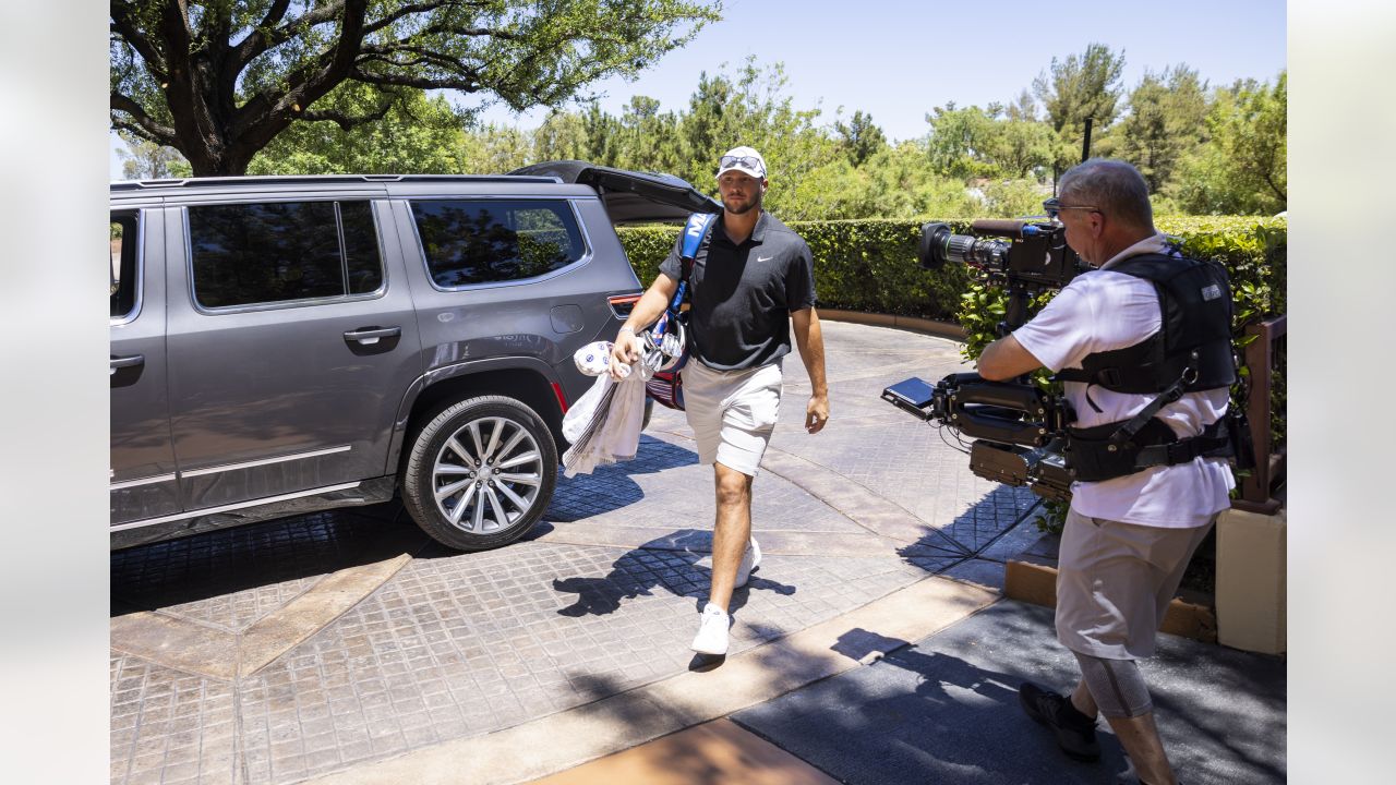 Aaron Rodgers Sinks Putt On Final Hole To Win 'The Match'