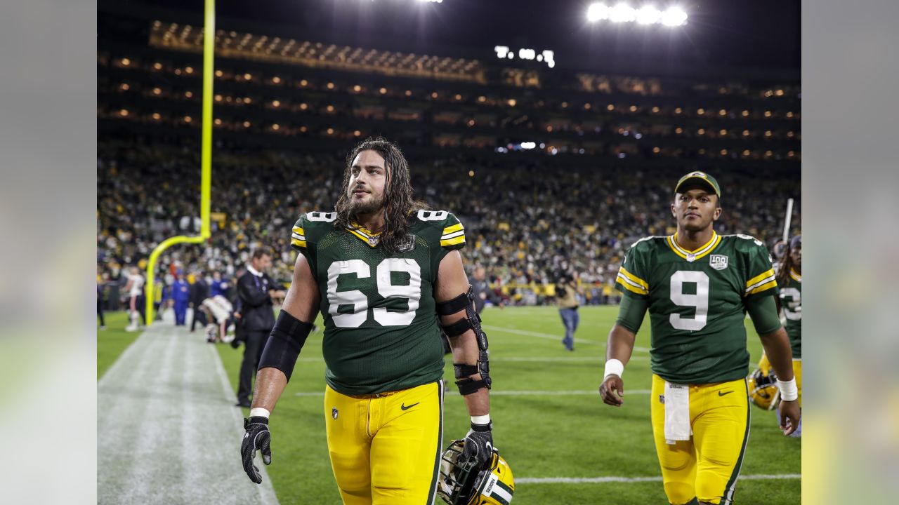 WATCH: Green Bay Packers lineman David Bakhtiari chugs beer at