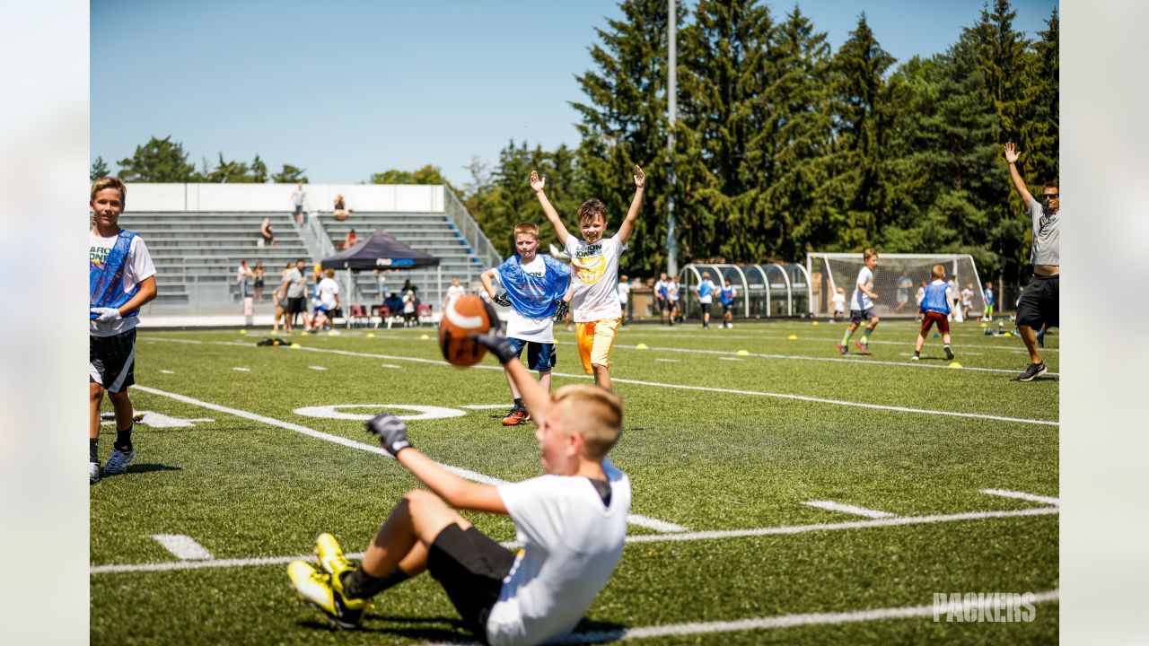 Packers RB Aaron Jones hosts youth football camp at Notre Dame Academy in  Green Bay