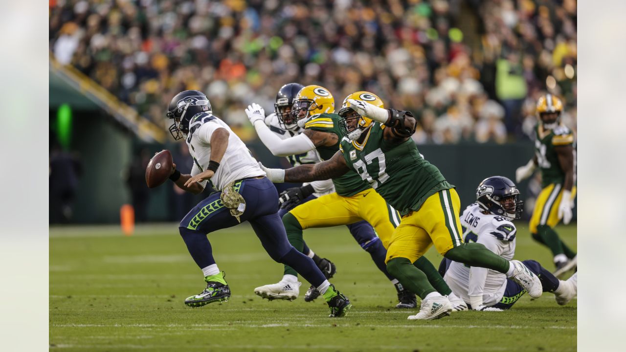 Green Bay Packers vs. Seattle Seahawks: Week 10 game photos