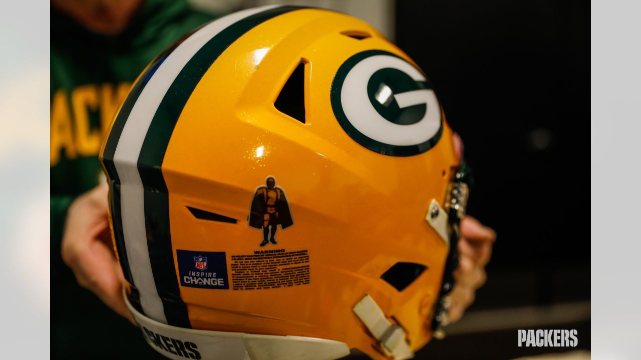 White Christmas: Packers' road uniforms ready in Miami