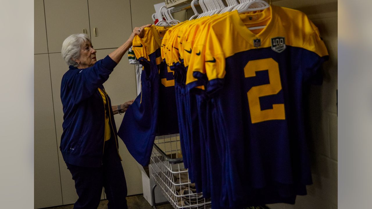 Packers unveil historic third jersey at annual meeting