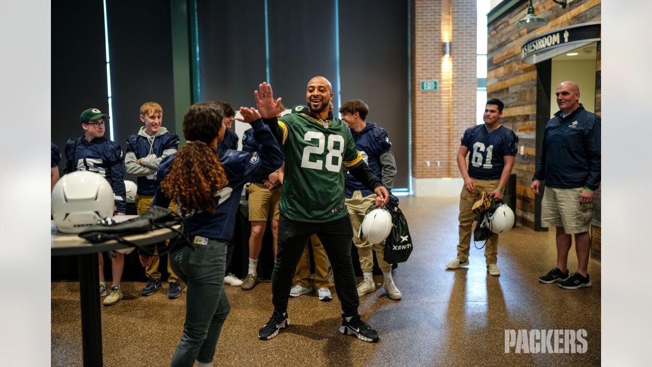 Packers, American Family Insurance donate new Xenith helmets to 10 high  school football teams In Wisconsin