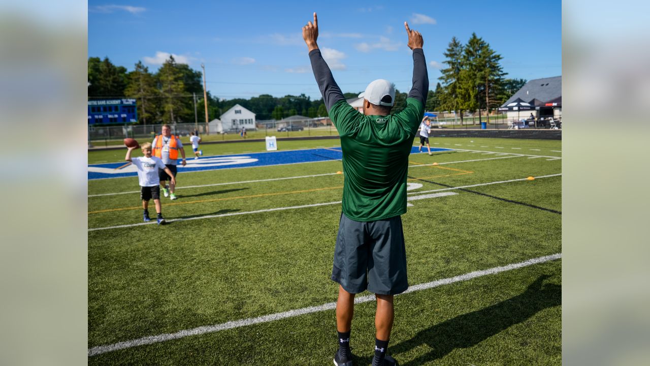 Randall Cobb hosts Football ProCamp in Green Bay