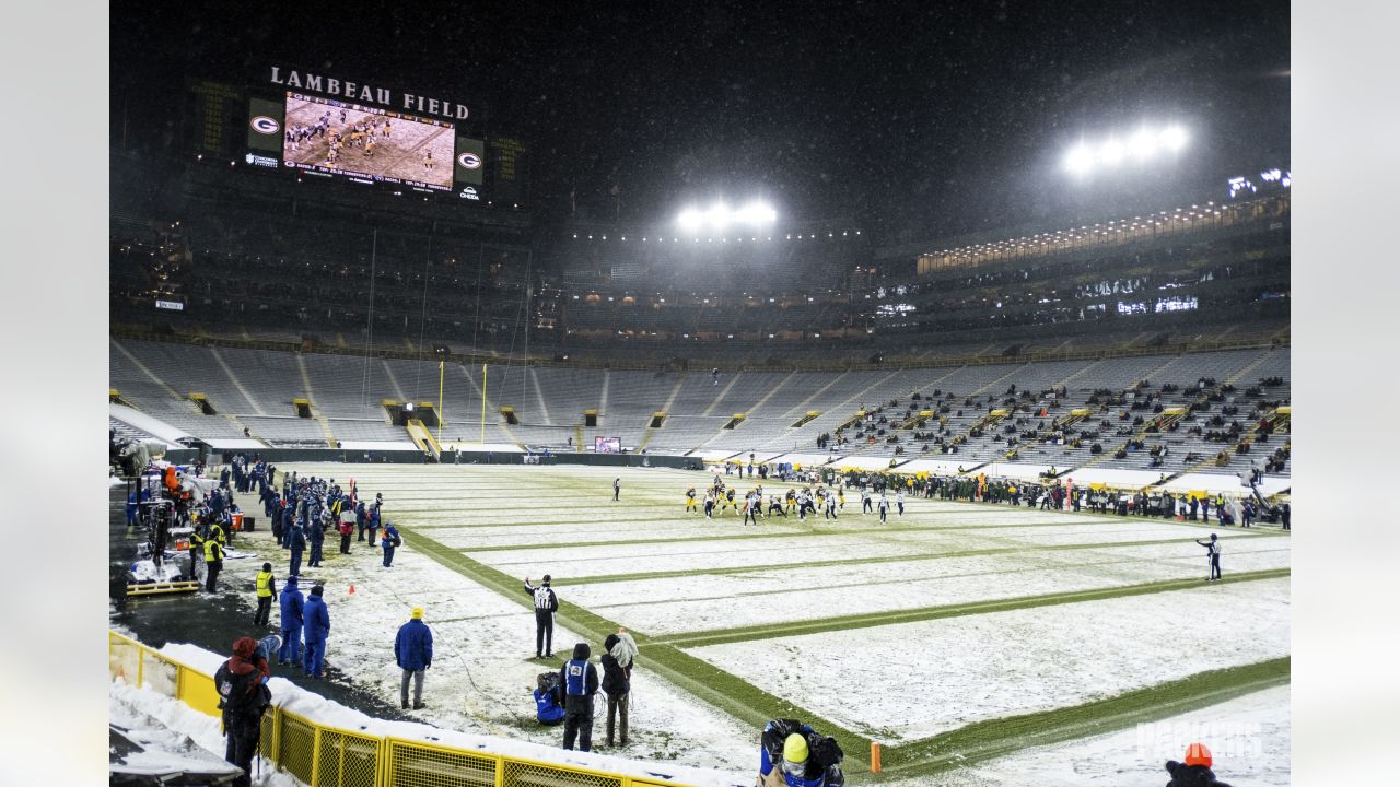 LIVE BLOG: Packers defeat Titans 40-14 at snowy Lambeau Field