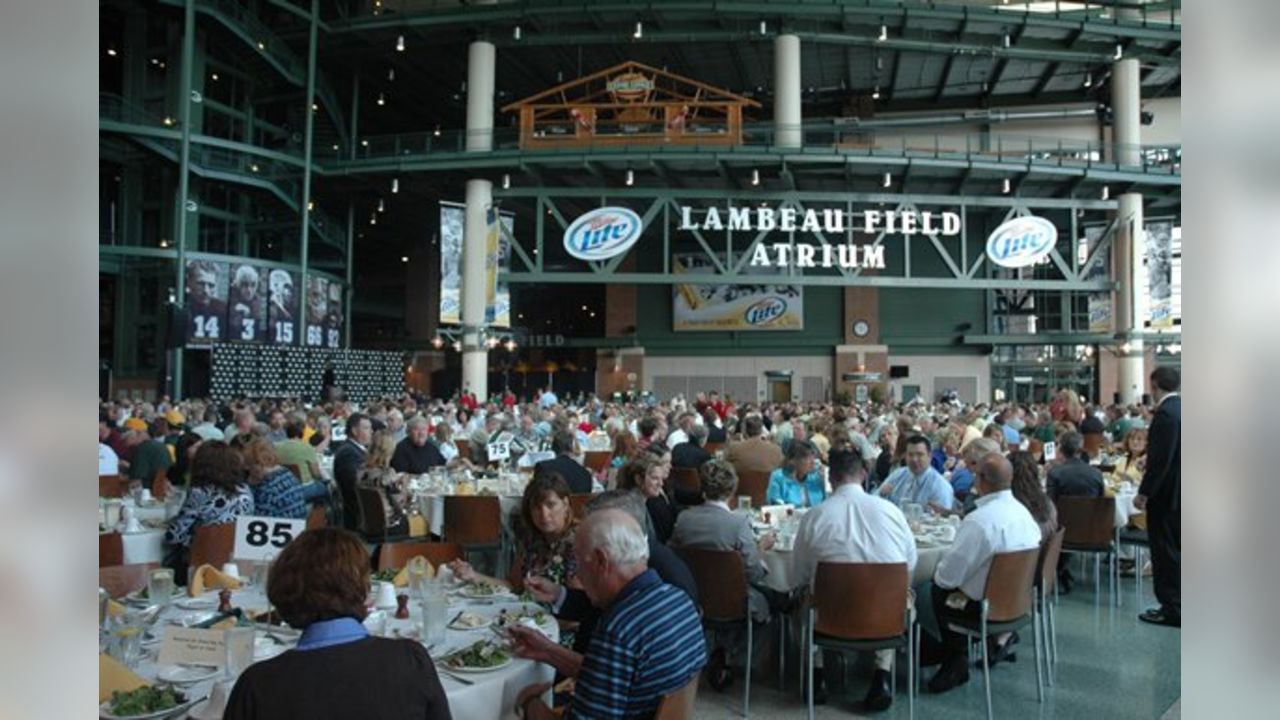 green bay packers, Dining