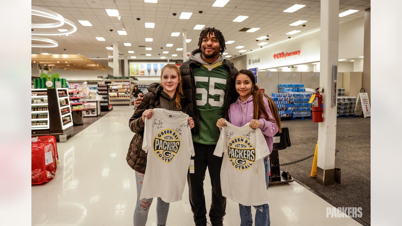 Photos: Tariq Carpenter and teammates host shopping spree for Boys