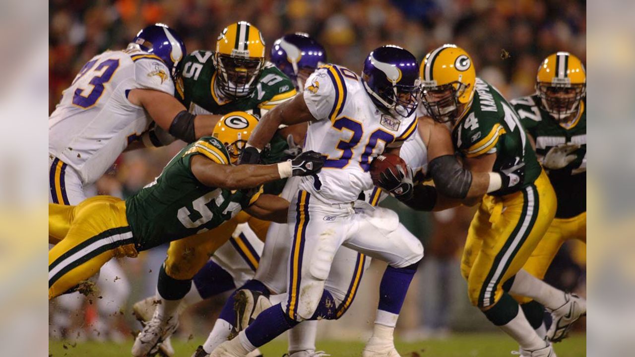 Throwback: Best photos in Packers-Vikings history