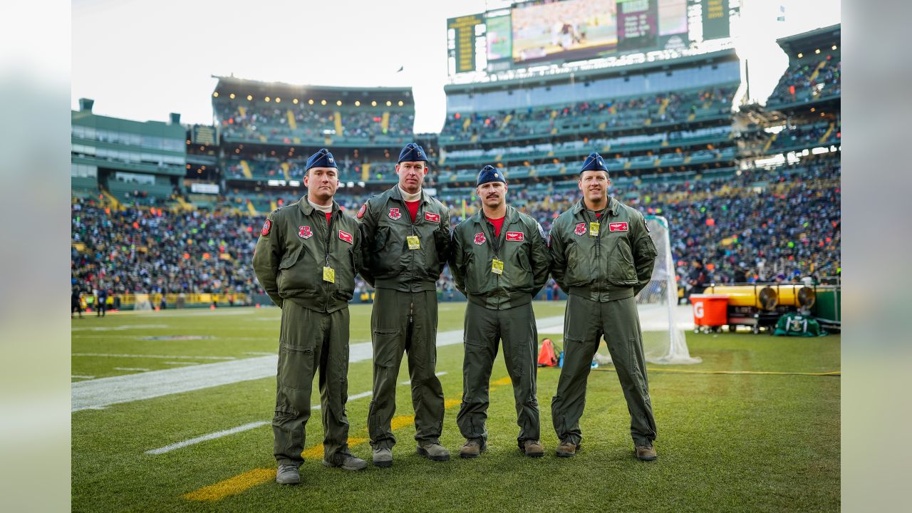 Four F-16s perform fly over prior to Sunday's game