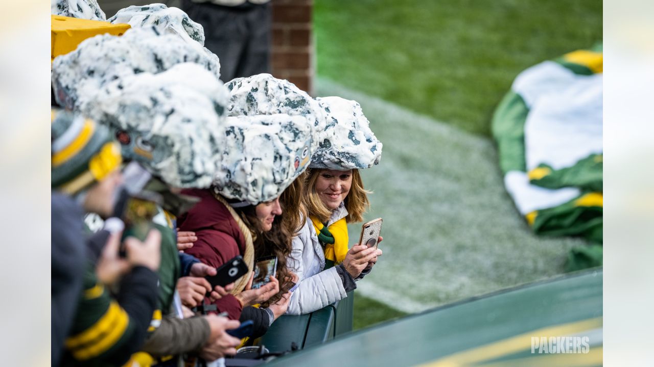 Packers fans dismayed by Lions fans at Lambeau Field, but that's the  secondary market