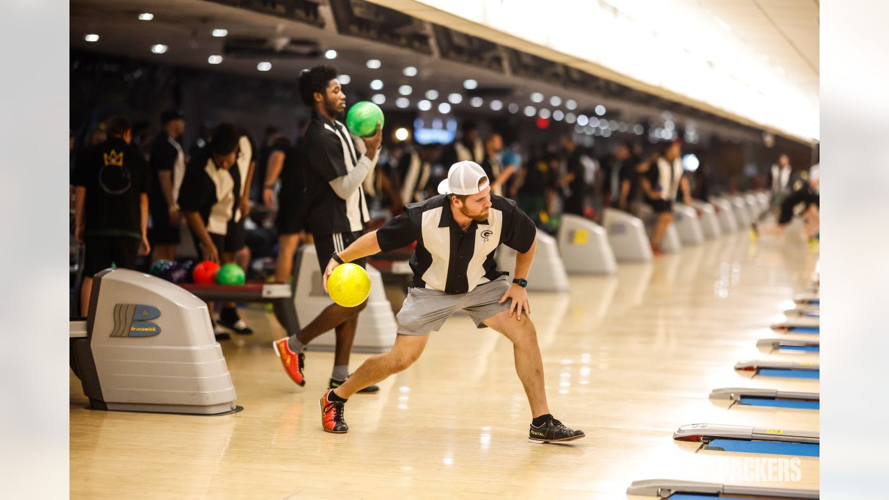 Green Bay Packers Bowling Ball. Whaaaaaaaat?1? Go Pack Go!