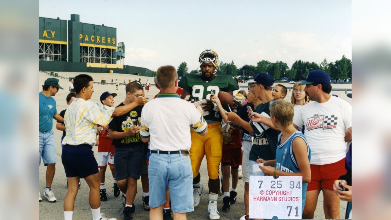 Green Bay Packers on X: Free agency flashback: Reggie White signs with the  #Packers in 1993 