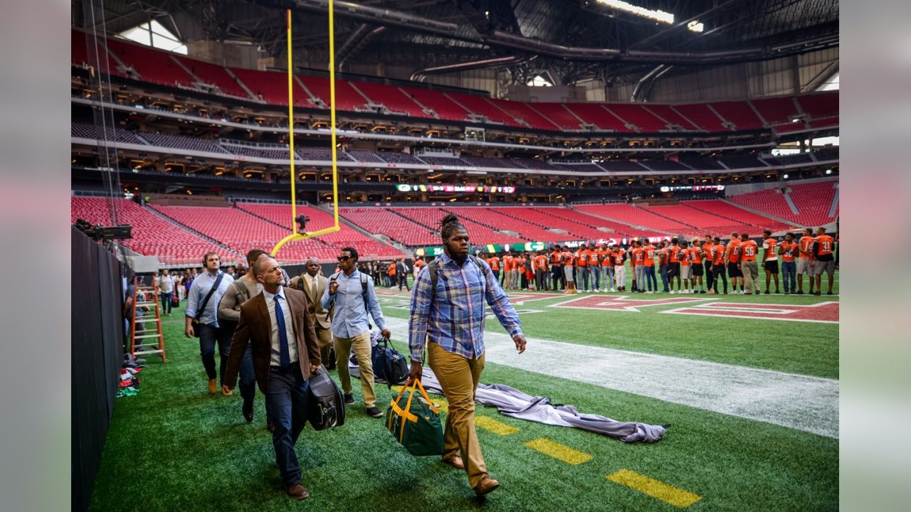 Photos: Packers arrive for game in Atlanta