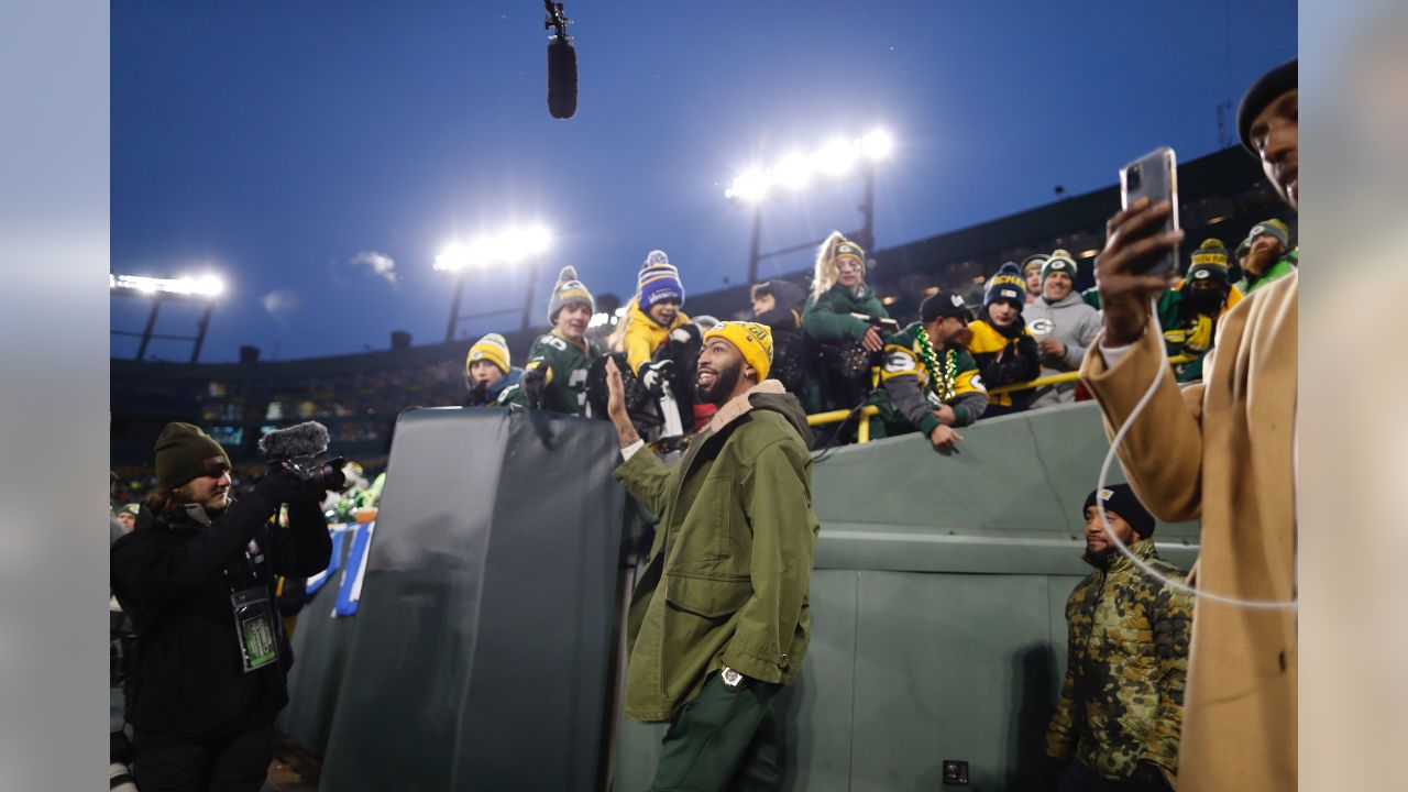 Photos: Anthony Davis, Lil Wayne attend Packers-Seahawks game at Lambeau  Field