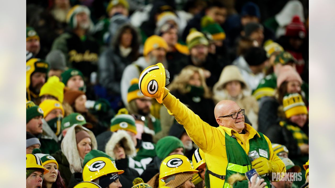 Green Bay Fans Boo Packers, Pour Beer on Detroit Lions' Amon-Ra St. Brown: Dallas  Cowboys NFL Tracker - FanNation Dallas Cowboys News, Analysis and More