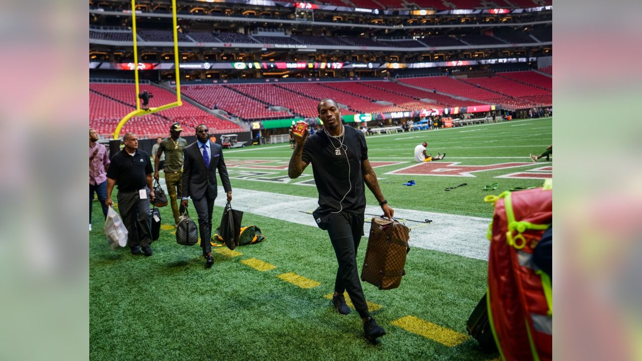 Photos: Packers arrive for game in Atlanta