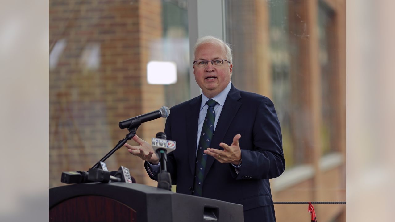 The Green Bay Packers and Microsoft team up to bring the world's  innovations and tech expertise to the heart of Wisconsin - The Official  Microsoft Blog