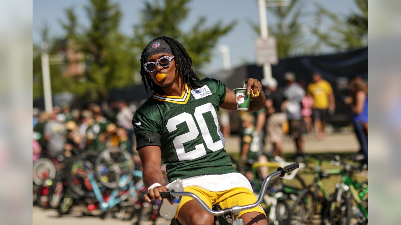 Packers bike to training camp