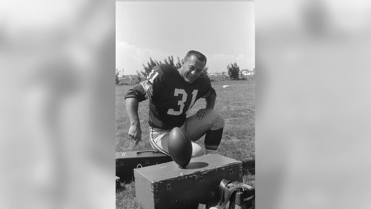 Jim Taylor, fierce fullback for mighty Packers, dies at 83