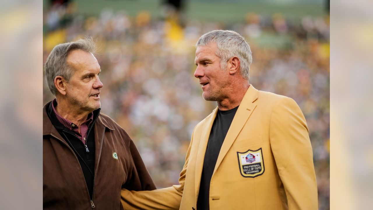 4-Ever a Legend: Packers add Brett Favre's name to the Lambeau Field Ring  of Honor