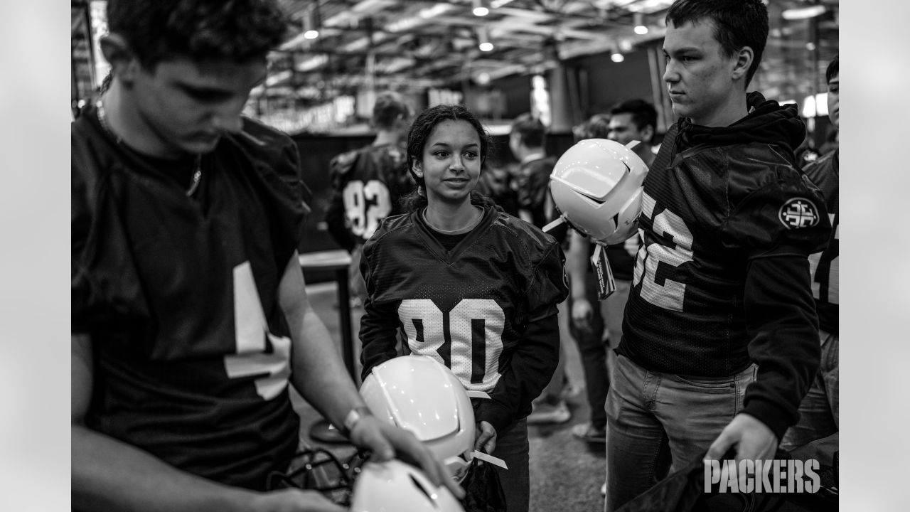 Packers, American Family Insurance donate new Xenith helmets to 10 high  school football teams In Wisconsin