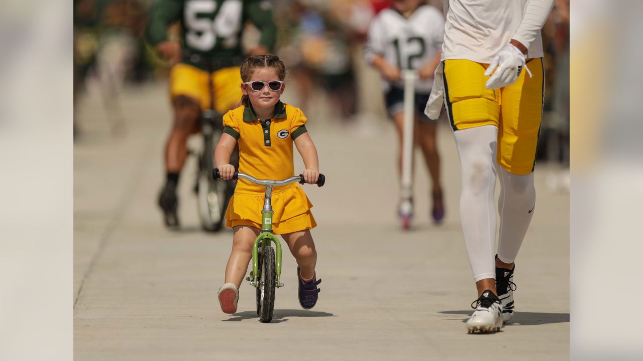 Photos: Packers bike to work Friday