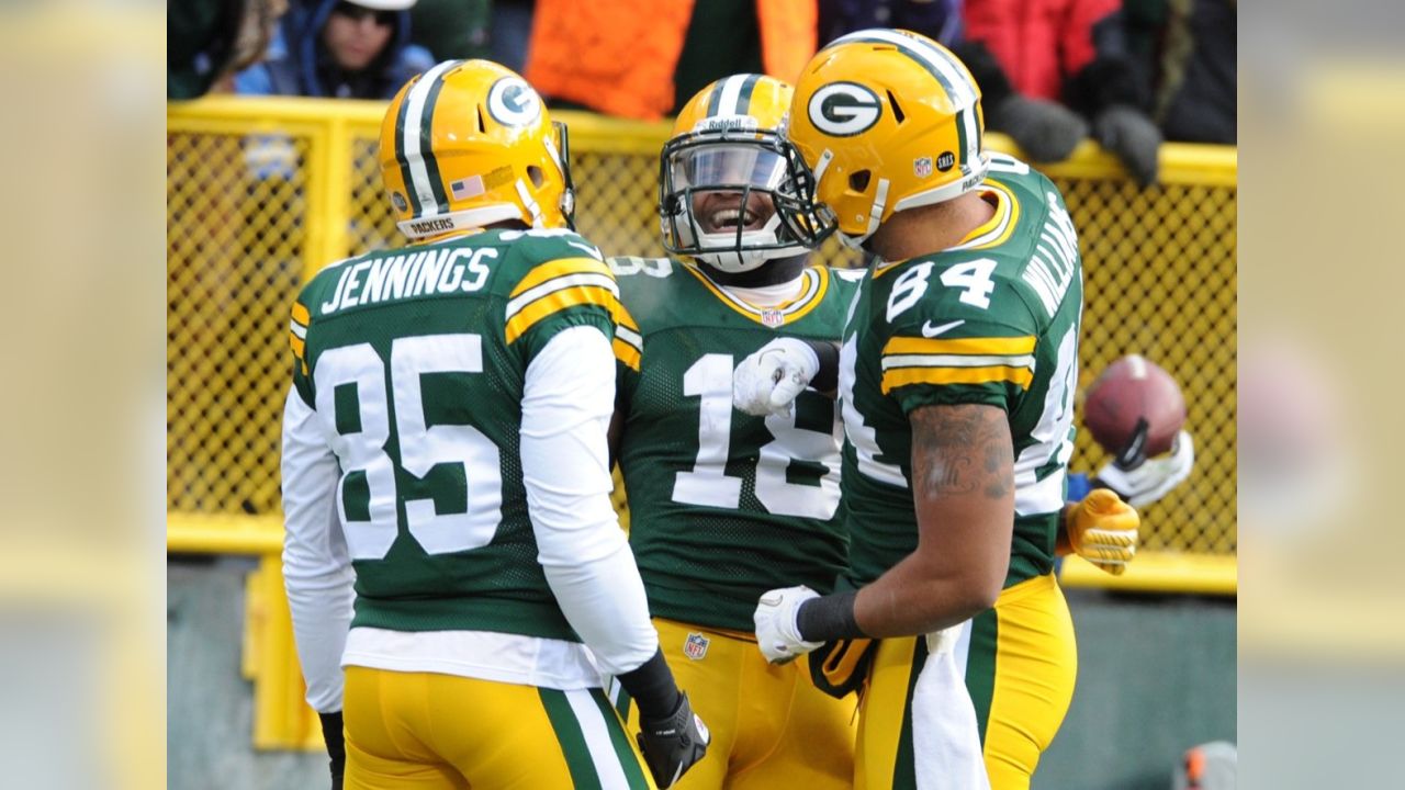 2,669 Green Bay Packers V Tennessee Titans Photos & High Res Pictures -  Getty Images