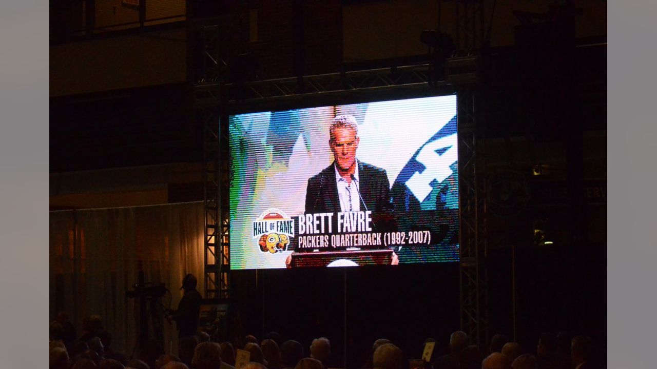 Tickets sell out for video board viewing of Brett Favre's Hall of Fame  induction