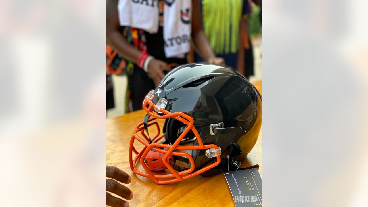 Packers, American Family Insurance donate new Xenith helmets to 10 high  school football teams In Wisconsin