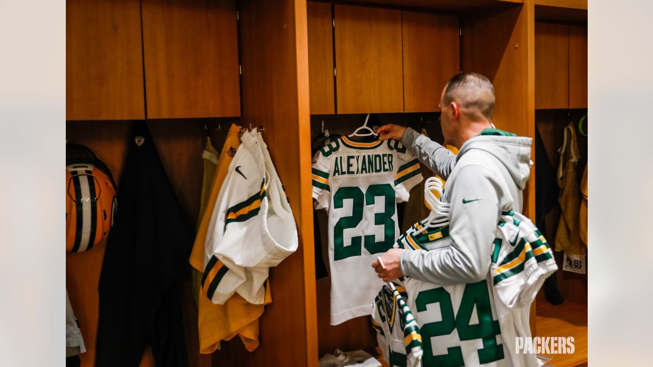 Behind the scenes: Packers' white-out uniforms ready for Titans game