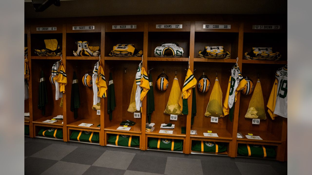 Inside the Packers' locker room in Detroit