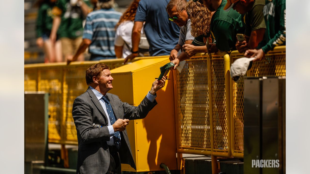 Packers CEO Mark Murphy challenges NFL owners regarding social