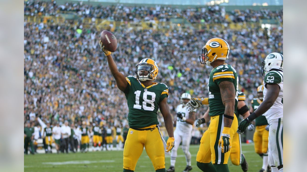 Photos: Randall Cobb shares laugh with former Packers teammate Jordy  Nelson, cheeseheads play cornhole with Cowboys fans