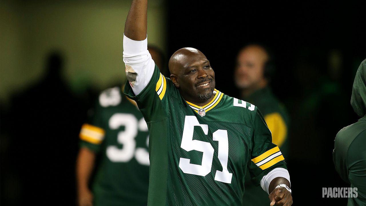 Packers Za'Darius Smith, Aaron Jones the stars of Bucks Game 3 crowd