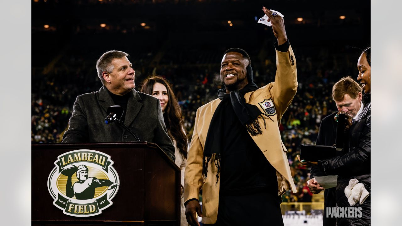 Vignette: LeRoy Butler's name going up at Lambeau