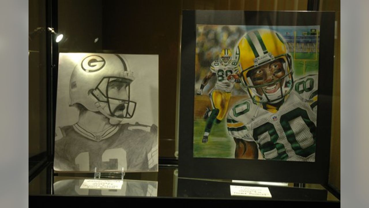 : Green Bay Packers NFL Helmet Shadowbox w/Brett Favre