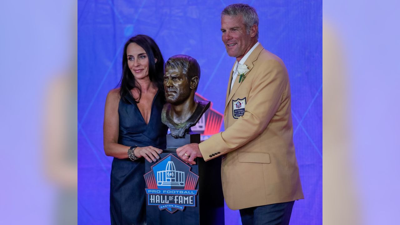 Brett Favre's Hall of Fame Induction Photo Gallery - Acme Packing