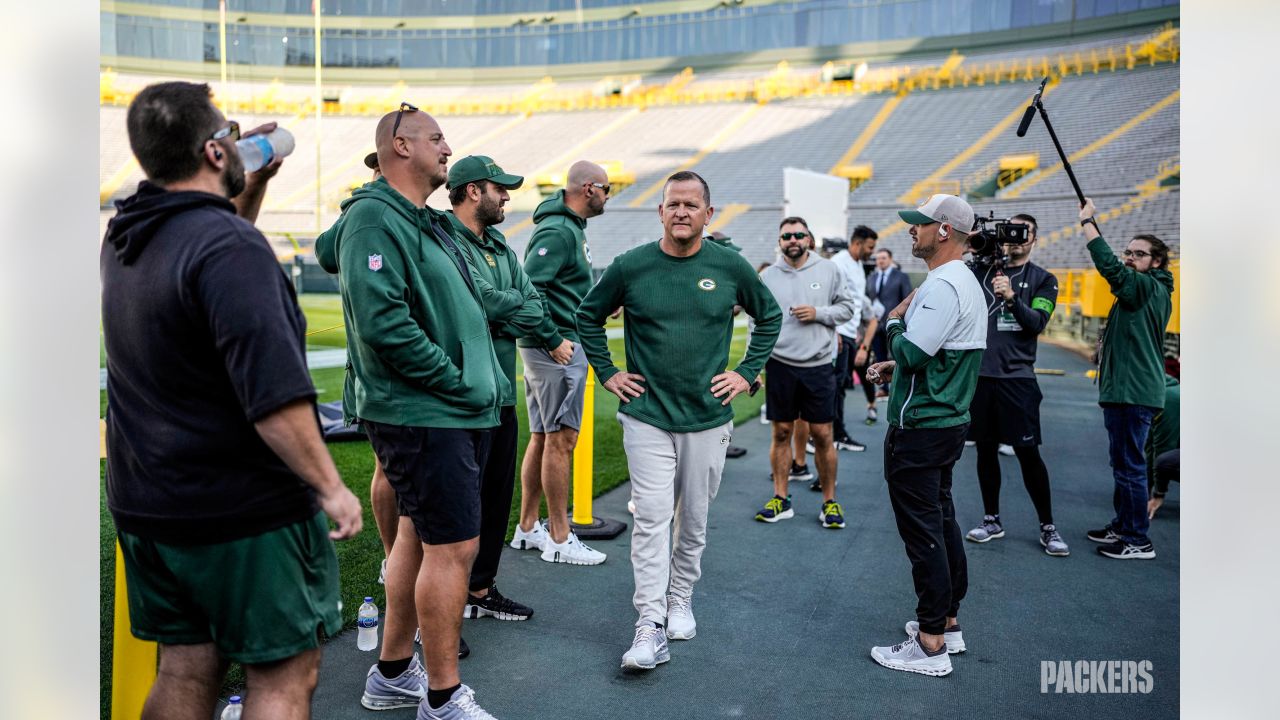 Matt LaFleur & Packers staff take the Knapp Stair Climb challenge