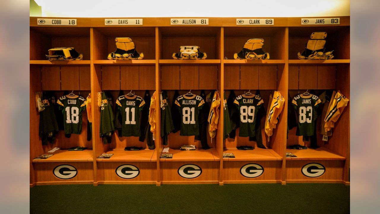 green bay packers locker room