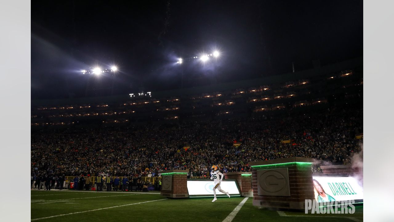 Adam Thielen proves he's 'one of us,' rips on Lambeau Field - Bring Me The  News