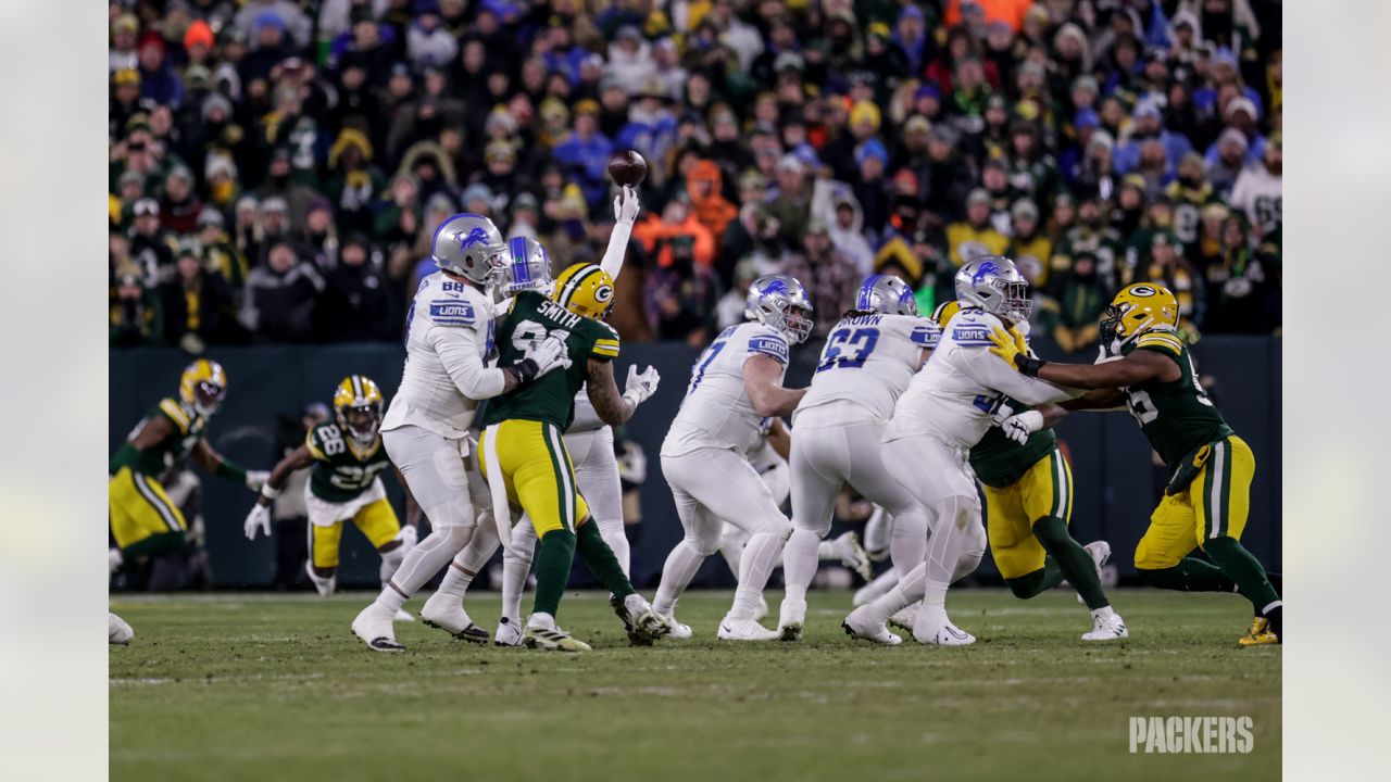 Packers vs Lions Week 18 NFL game photos Sunday night at Lambeau Field