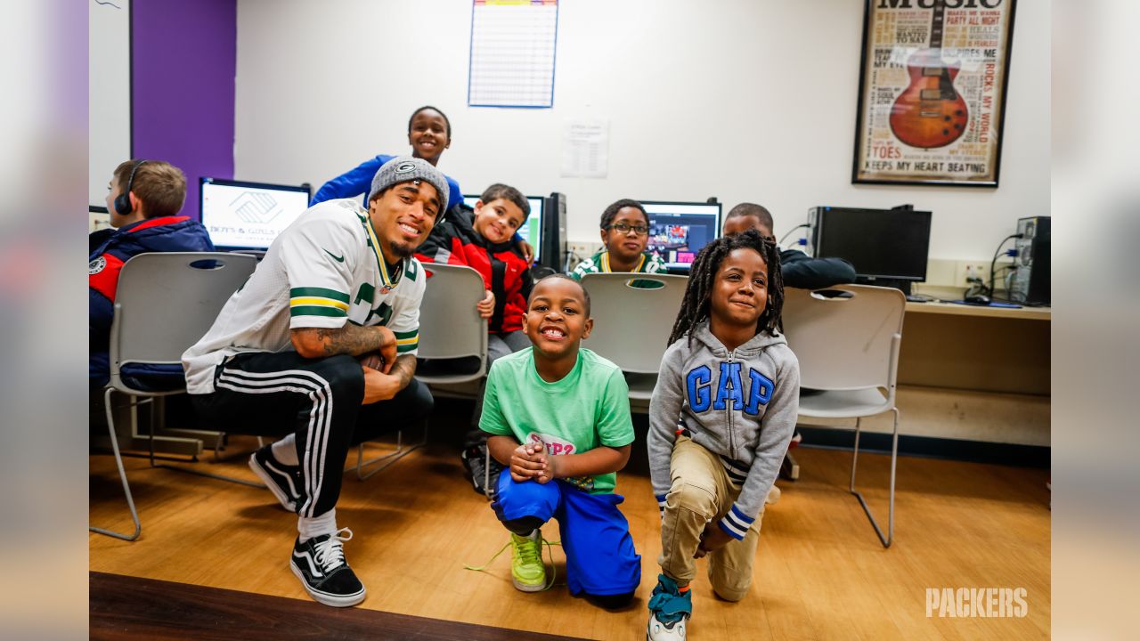 Jaire Alexander Surprises Boys & Girls Club with Signed Jerseys