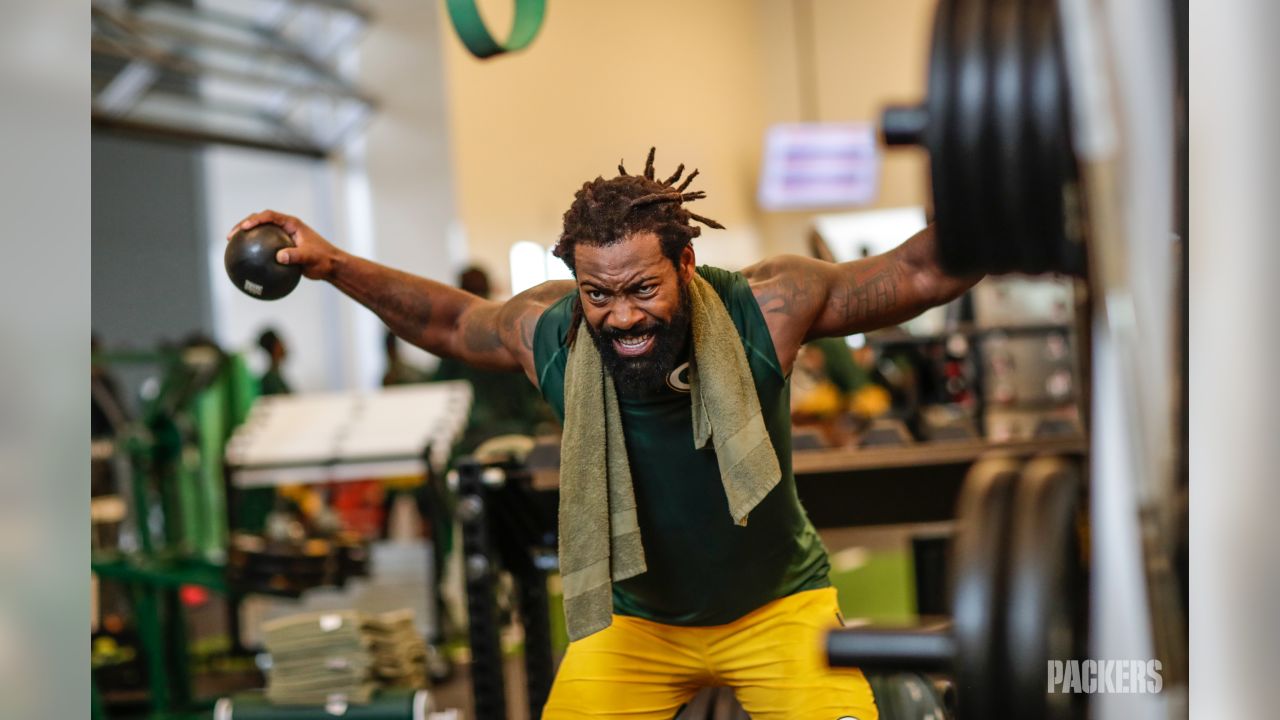 Behind the scenes: Packers in the weight room at Lambeau Field