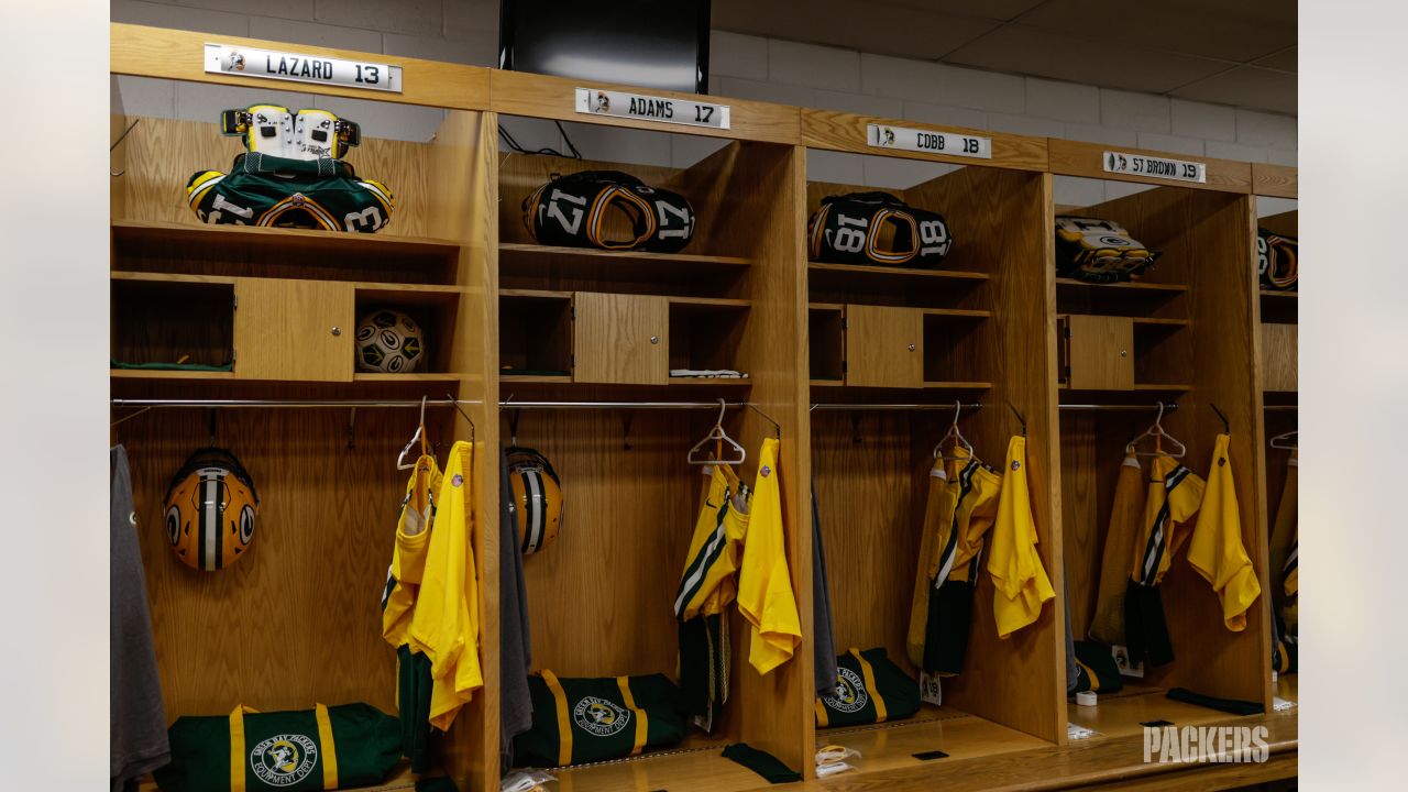 Packers to wear home green jerseys at Soldier Field vs. Bears