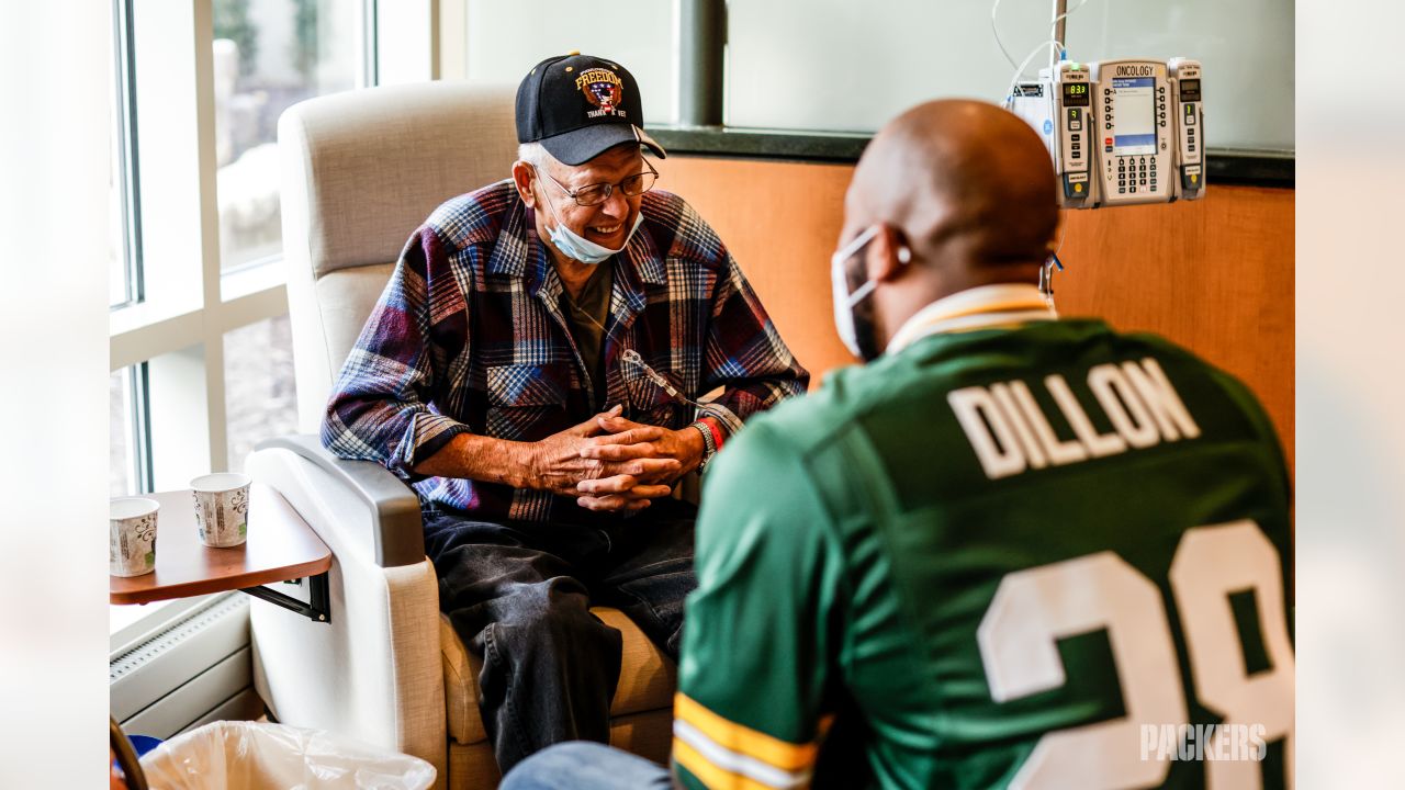Packers running back AJ Dillon surprises cancer patients at Bellin Health