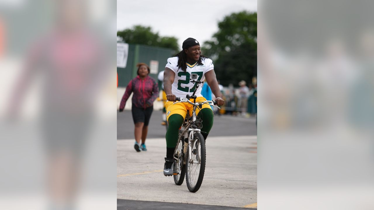 Packers hop on kids' bikes for sweet annual DreamDrive as Green