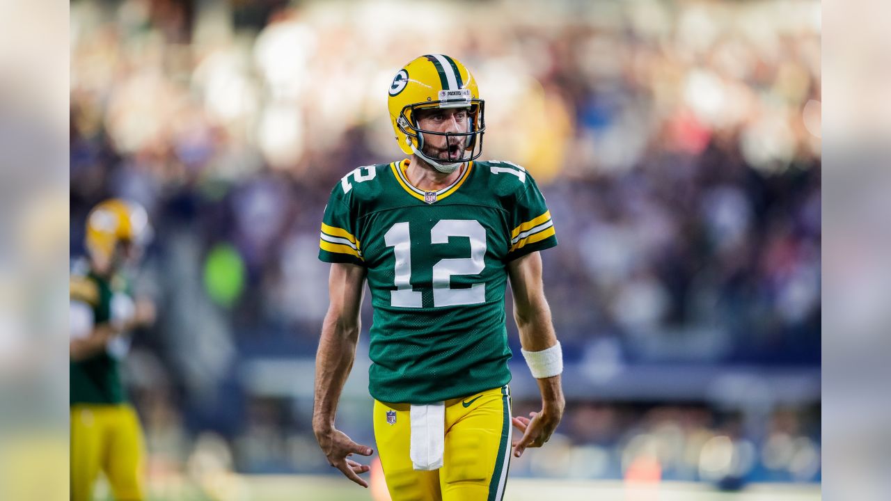 Aaron Rodgers Agrees to New Contract With Green Bay Packers: NFL Network -  Bloomberg