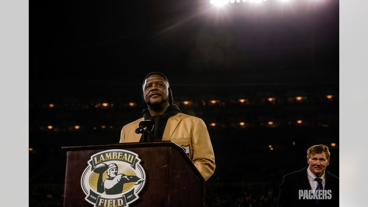 Ex-Packers star LeRoy Butler's name added to Lambeau façade Thursday