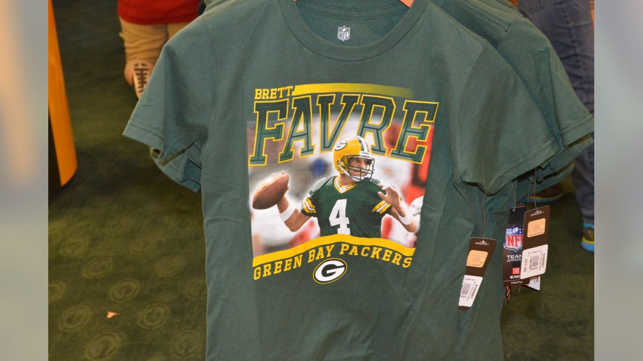 Green Bay Packers gear up Brett Favre merchandise, plan Pro Football Hall  event - Milwaukee Business Journal