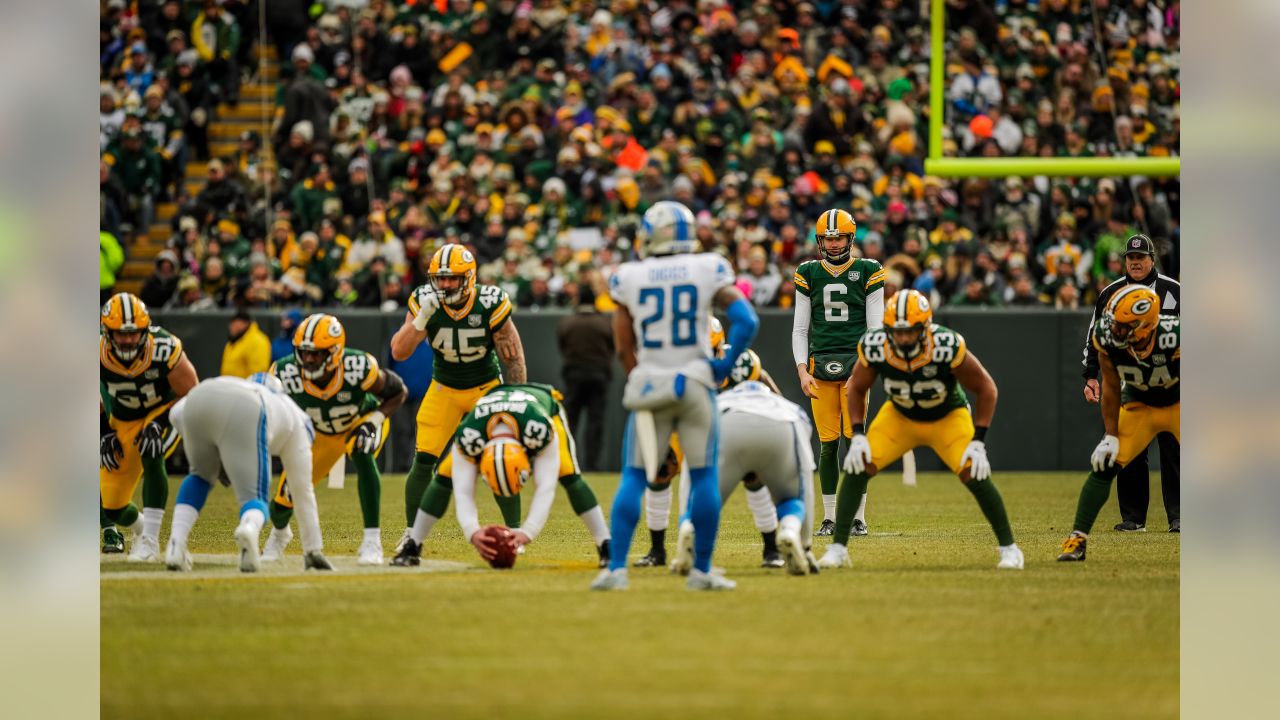 Playoff hopes for Packers, Dolphins on diverging paths